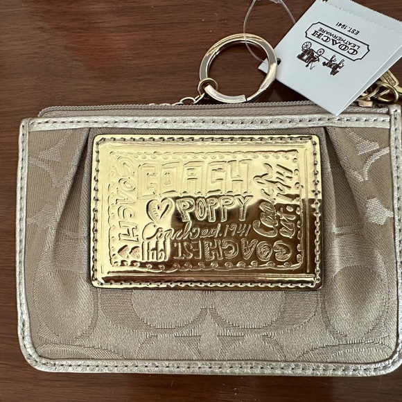 Coach shoulder bag and matching coin wallet - Picture 3 of 3